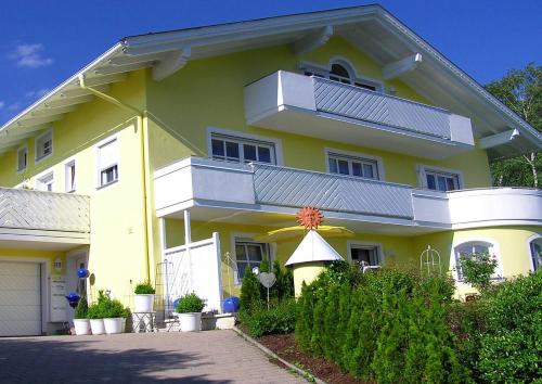 Haus Sonnenhang — 5-Star Luxury Hotel in Lam, Germany