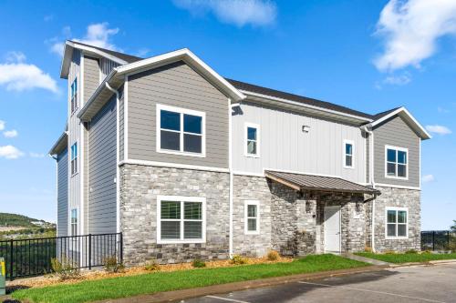 Vineyards Escape 3 — 4-Star Luxury Hotel in Branson, United States