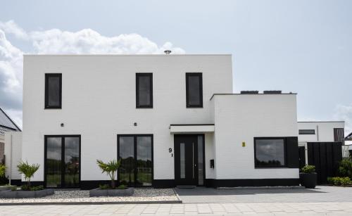The White House Apartment — 4-Star Luxury Hotel in Tholen, Netherlands
