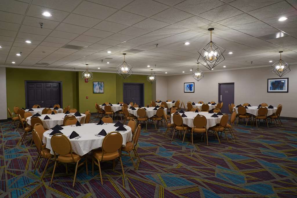 Best Western Plus Morristown Conference Center Hotel - photo 30