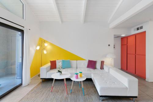 Canyon Country Club Chic in Palm Springs, United States