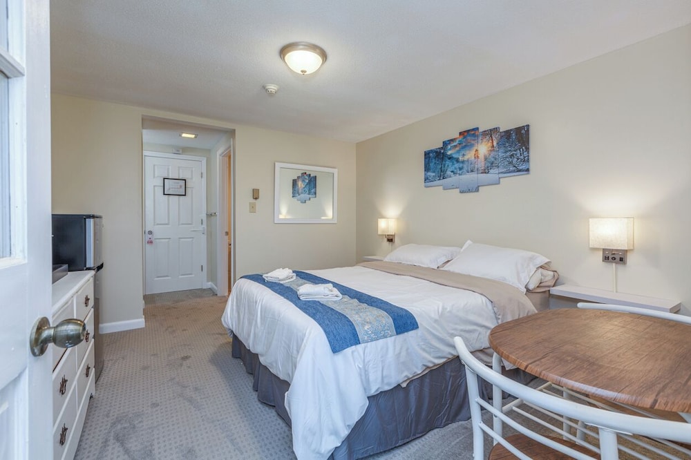 Lake Shore Farm Inn - photo 31