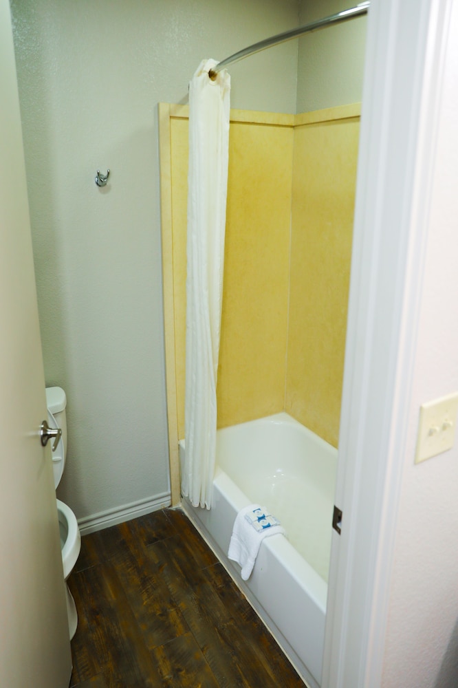 Wintergarden Inn - photo 18