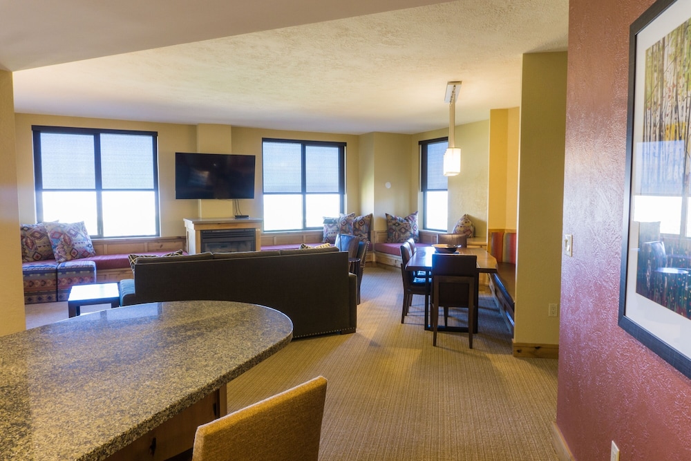Deluxe condo in newly remodeled Grand Summit Hotel by RedAwning Save 20 on 7 Nights - photo 20