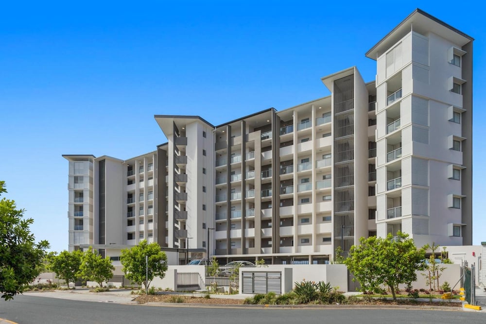 North Shore Oceanside Kawana — hotel in Birtinya