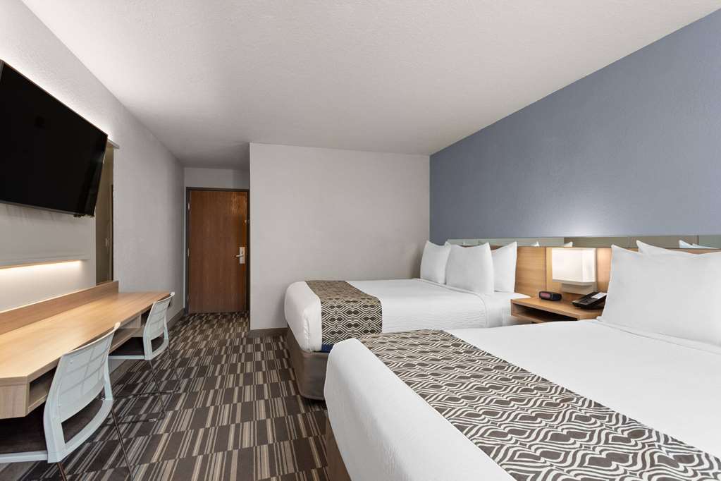 Microtel Inn & Suites by Wyndham Zephyrhills - photo 14