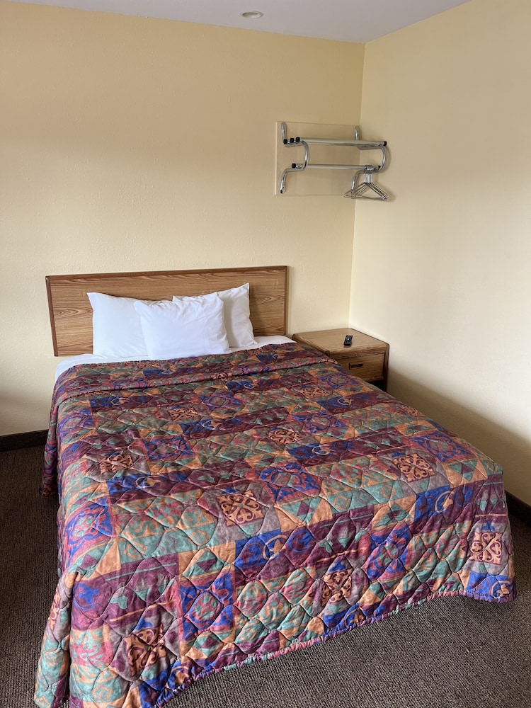 All Star Inn & Suites - photo 43
