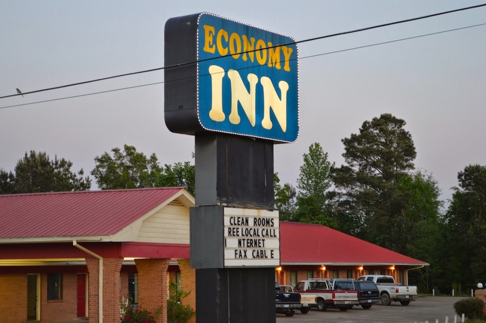 Economy Inn - carbon neutral hotel in Carthage