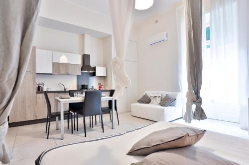GuestHost Salerno Bright & Comfortable Studio — 4-Star Luxury Hotel in Salerno, Italy