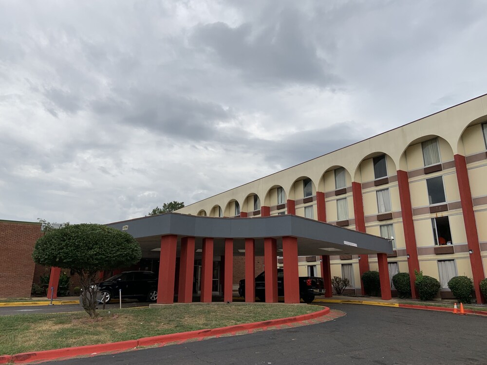 Real Value Inn - carbon neutral hotel in Memphis