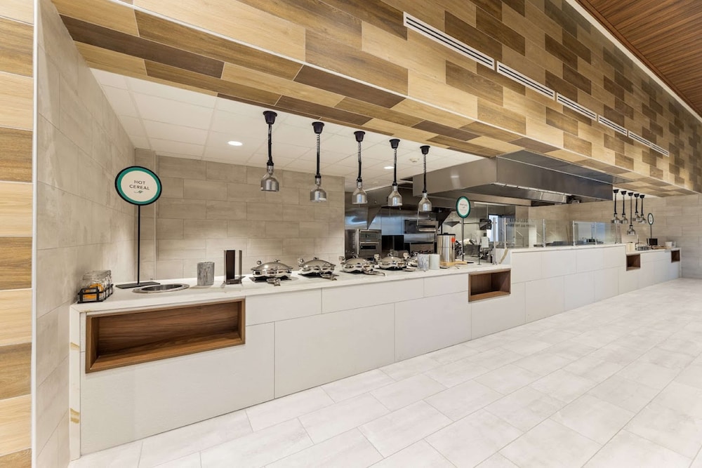 Embassy Suites by Hilton Irving Las Colinas - photo 33