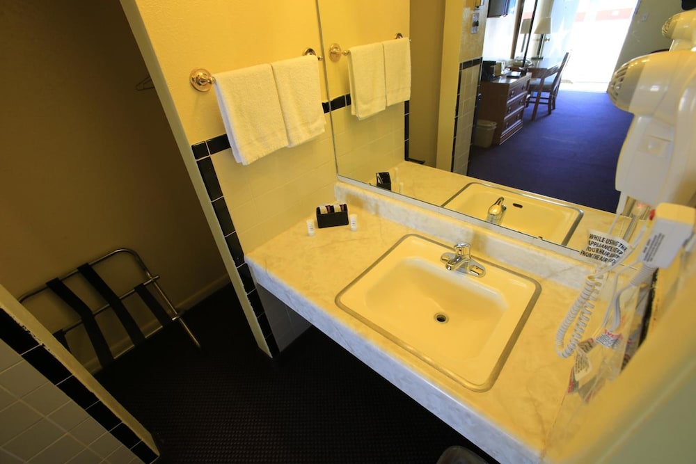 Shamrock Country Inn - photo 30