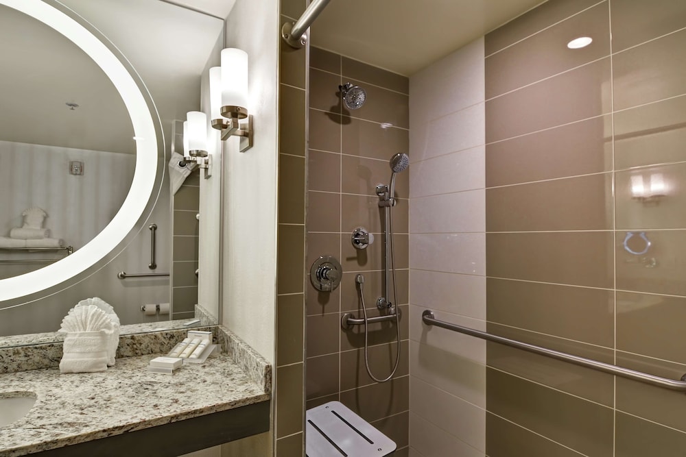 Hilton Garden Inn Raleigh Crabtree Valley - photo 32