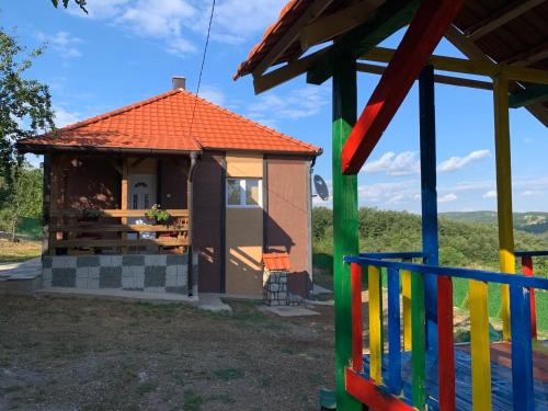 Konak kod munje in Unknown City, Serbia