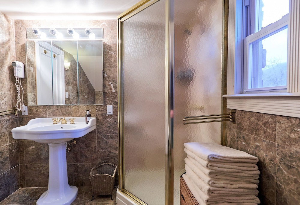 The Copperhood Retreat & Spa - photo 18