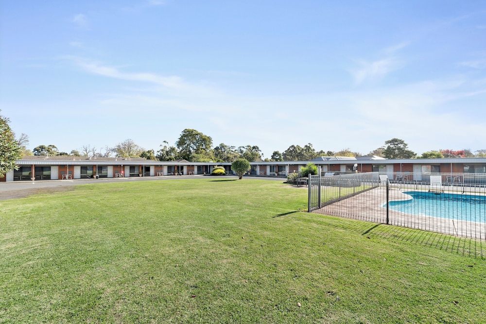Baronga Motor Inn - carbon neutral hotel in Colac