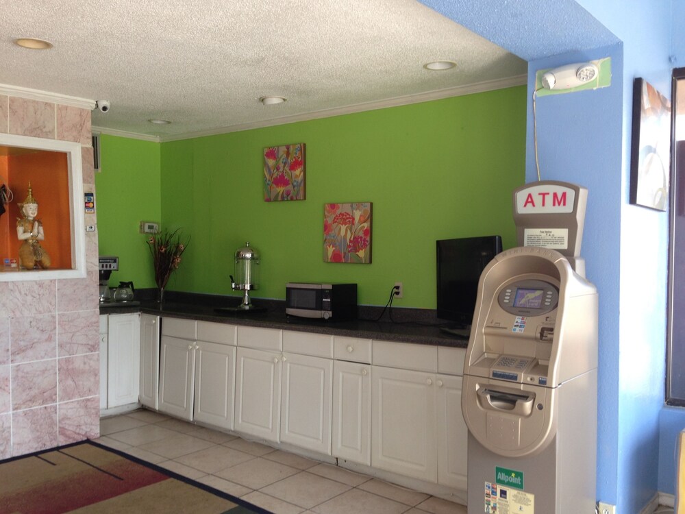 Super 8 by Wyndham Portsmouth Norfolk - photo 18