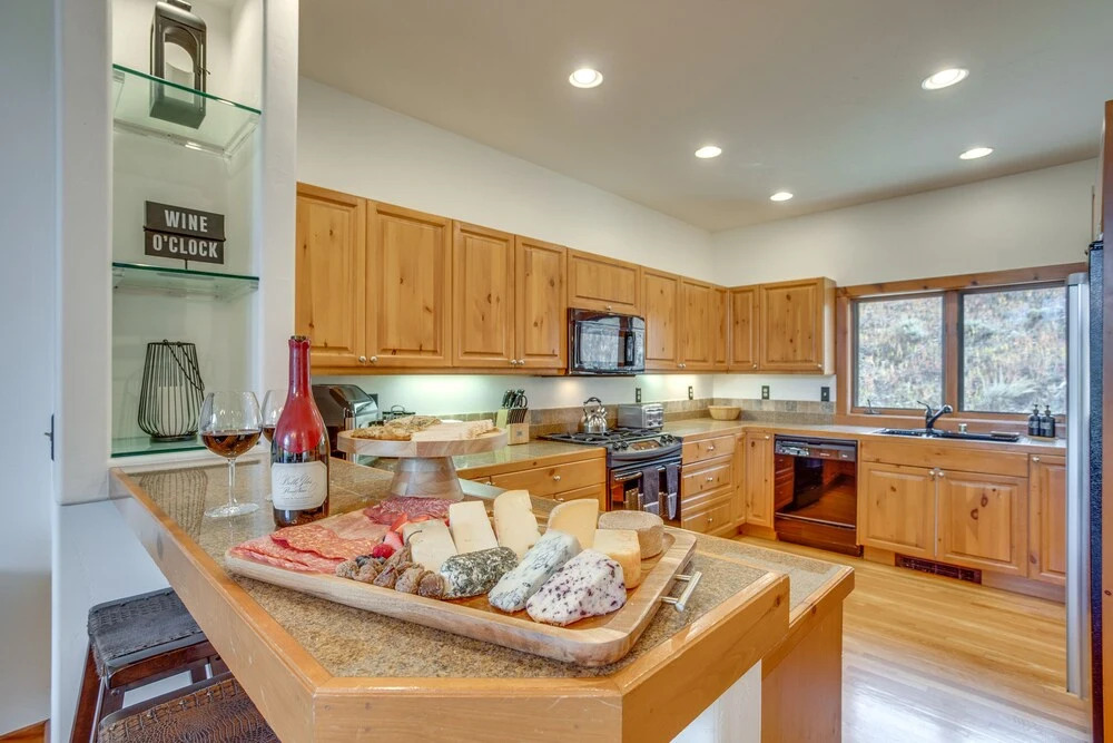 1 Mi to Beaver Creek Resort Townhome with Hot Tub - photo 17