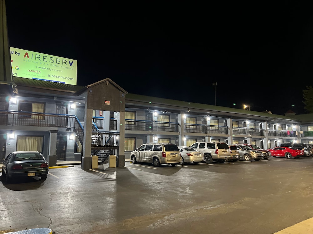 Executive Inn and Suites Jackson - photo 40