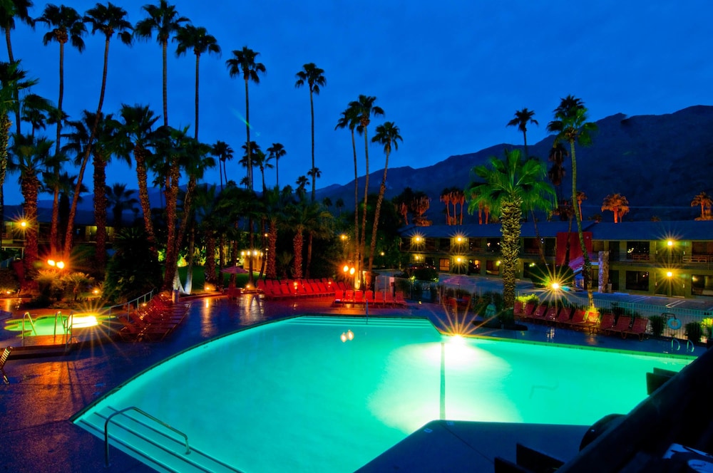 Caliente Tropics Hotel - photo 59
