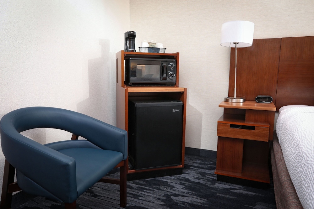 Fairfield Inn & Suites Charleston North Ashley Phosphate - photo 10