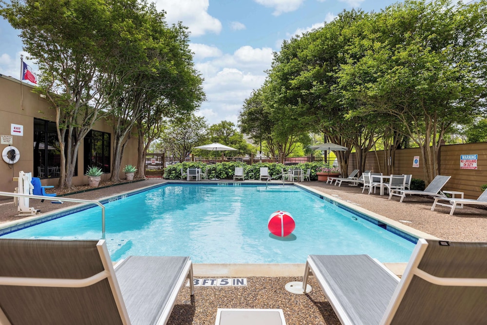 DoubleTree by Hilton Houston Medical Center Hotel & Suites - photo 40