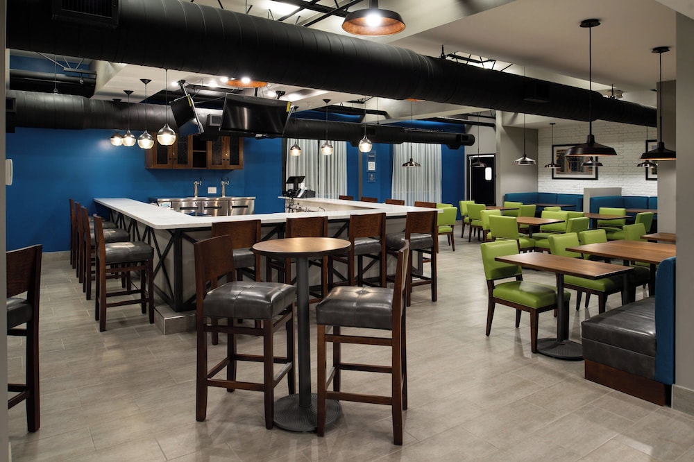 Four Points by Sheraton Omaha Midtown - photo 24