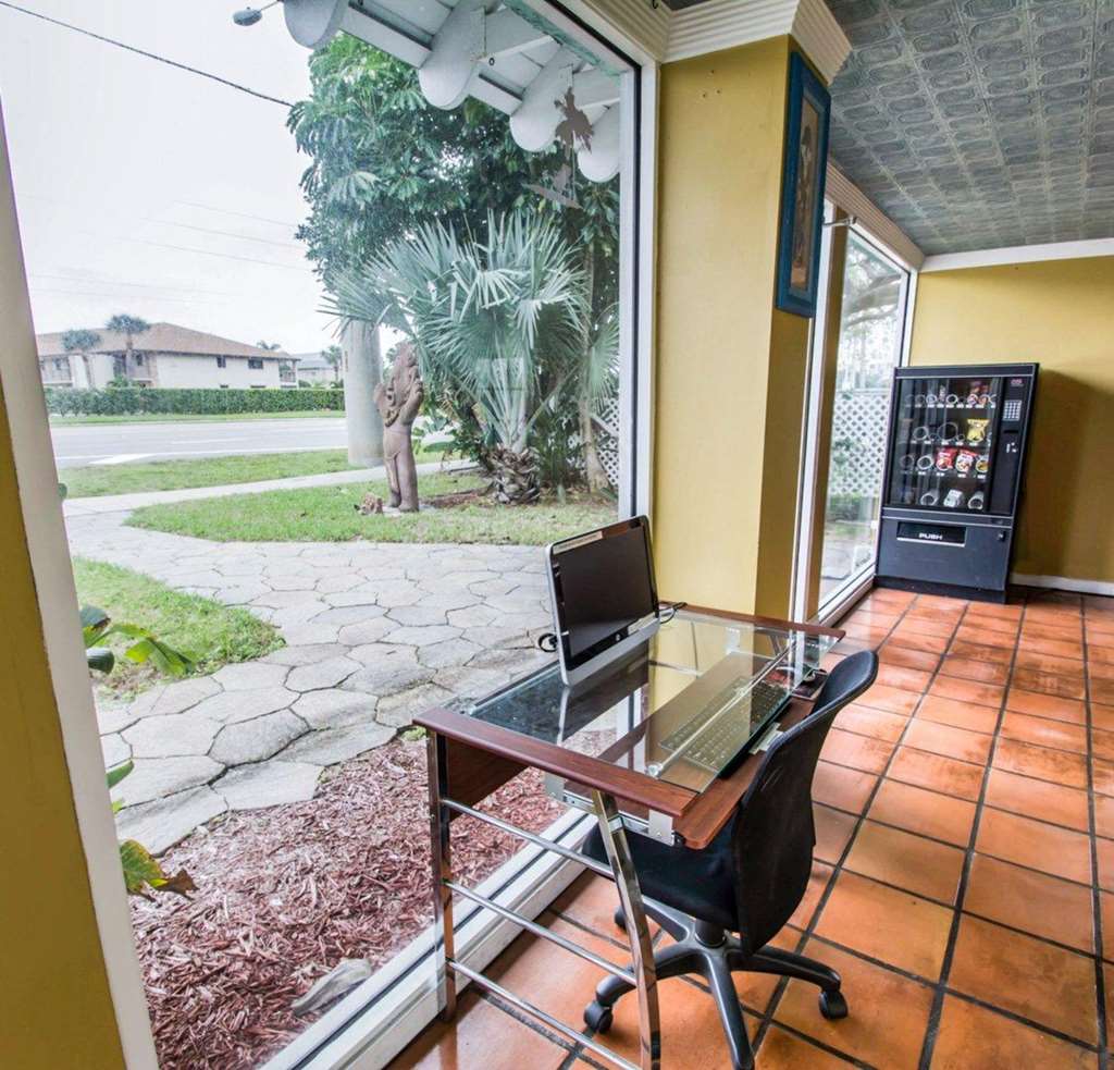 Econo Lodge Cocoa Beach near the Port - photo 23