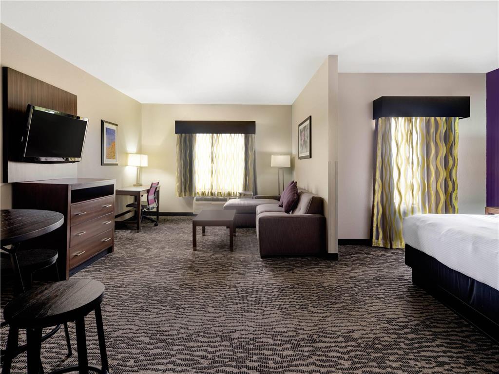 La Quinta Inn & Suites by Wyndham NW Tucson Marana - photo 48