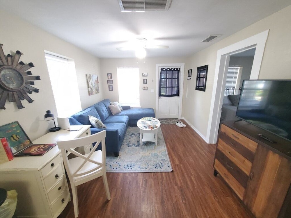 Pinto's Place - carbon neutral hotel in Saint Augustine