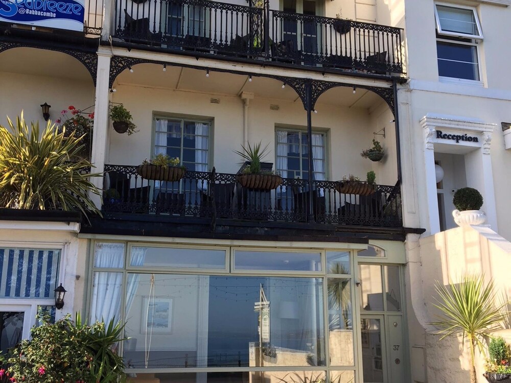 Headland View — 4-Star Luxury Hotel in Torquay, United Kingdom