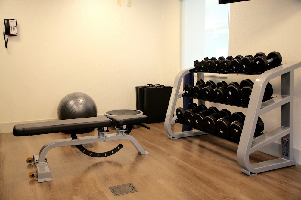 Holiday Inn Express & Suites Oswego by IHG - photo 17