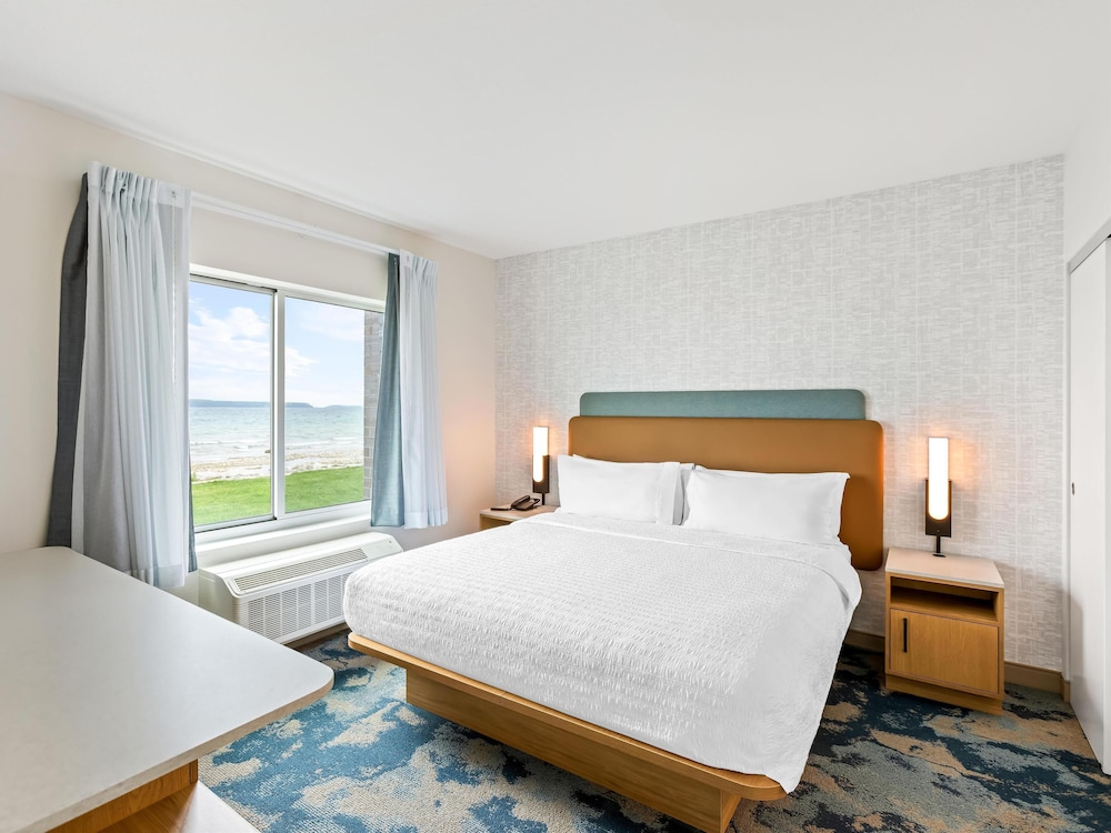 Hampton Inn by Hilton St Ignace Lakefront Mackinac - photo 17