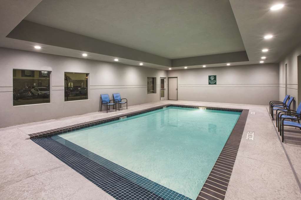 La Quinta Inn & Suites by Wyndham Lubbock South - photo 11