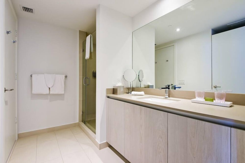Luxe Stay at Hyde Resort oceanfront Amenities - photo 5