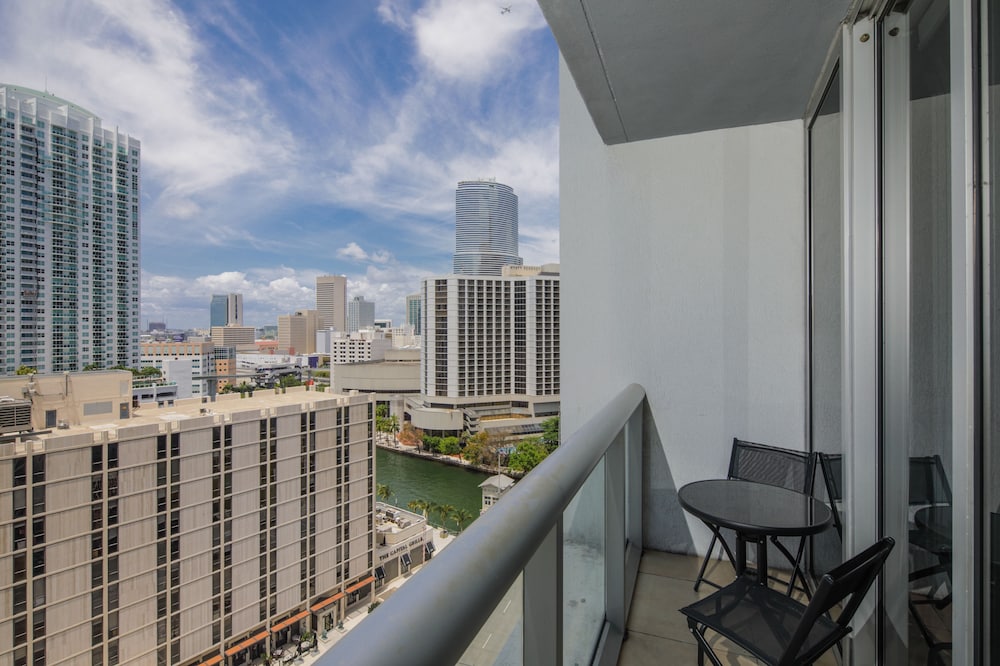 Icon Brickell Downtown W Miami Suites - photo 11