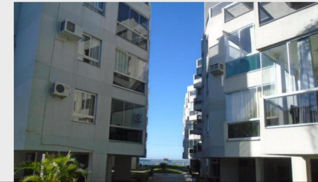 Apartamento Pe na Areia Meia praia Itapema Sc