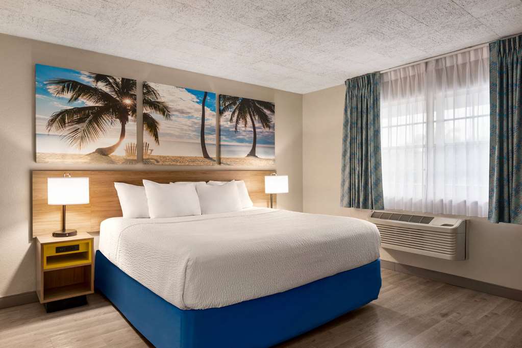 Days Inn by Wyndham Miami Airport North - photo 38