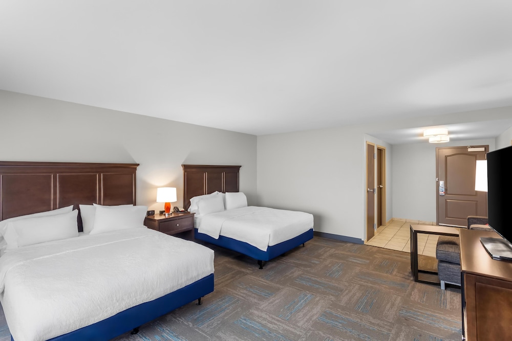 Hampton Inn Huntington University Area - photo 27