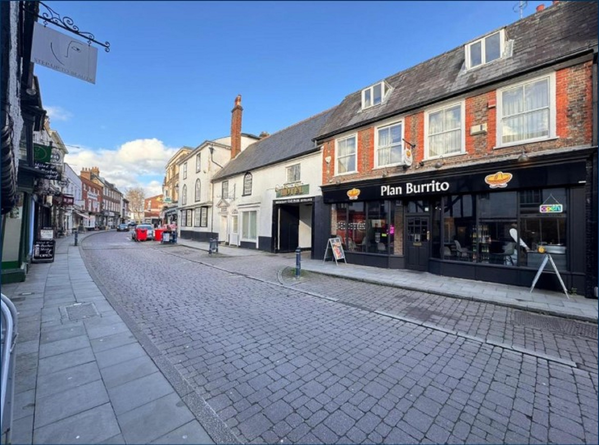 La Bella Vita Hotel — Hitchin