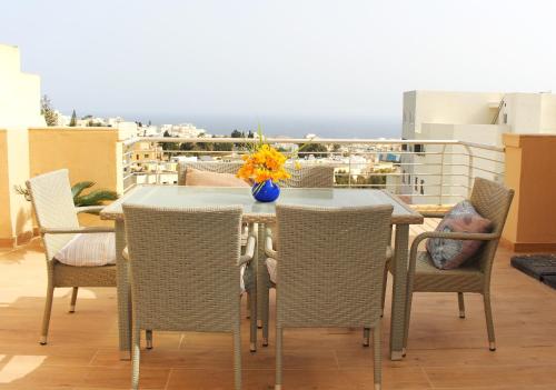 Beautiful 2 Floor Penthouse With Fabulous Views — 4-Star Luxury Hotel in Swieqi, Malta