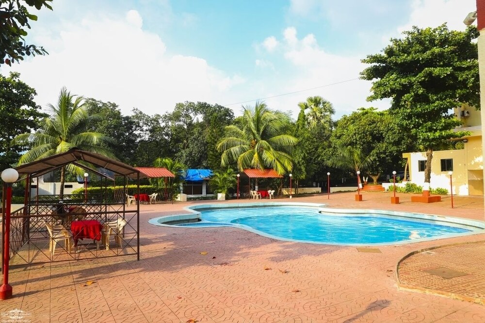Krishna Resorts And Water Park — Palghar