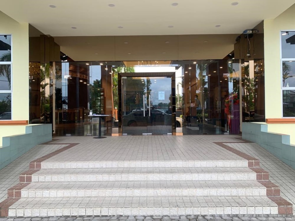 Super OYO Capital O 90146 Alh Continental Resort — Mentekab — photo 2