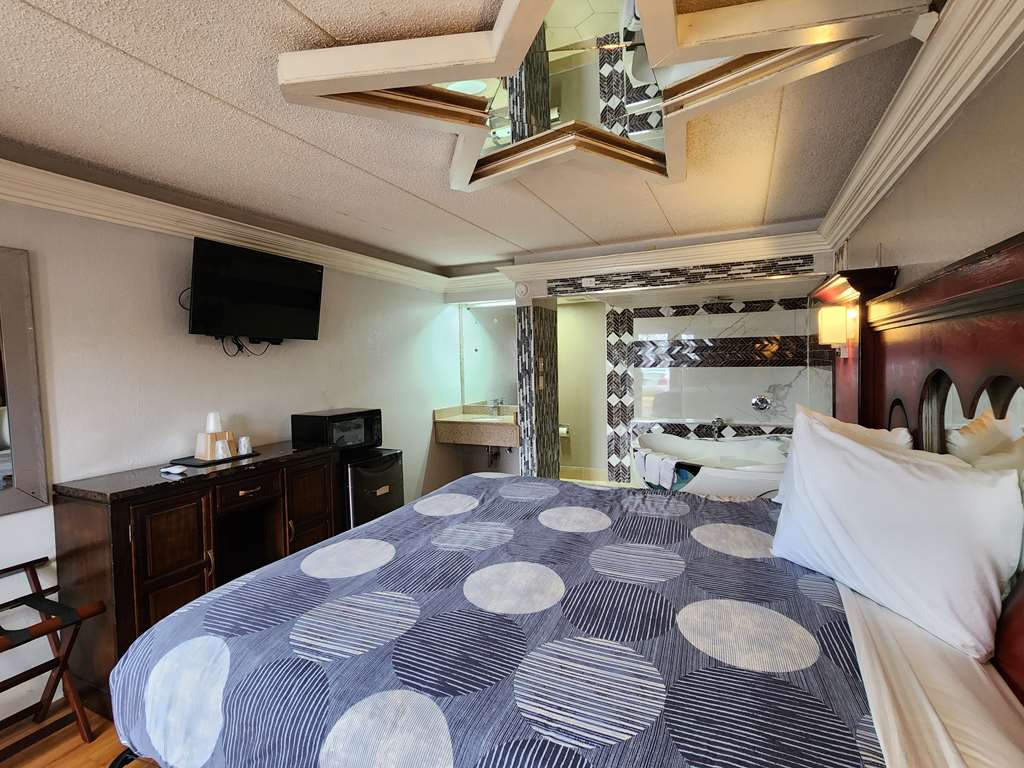 Americas Best Value Inn & Suites Little Rock at Scott Hamilton Dr - photo 35