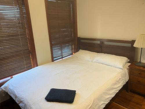 Grannyflat - carbon neutral hotel in Bankstown