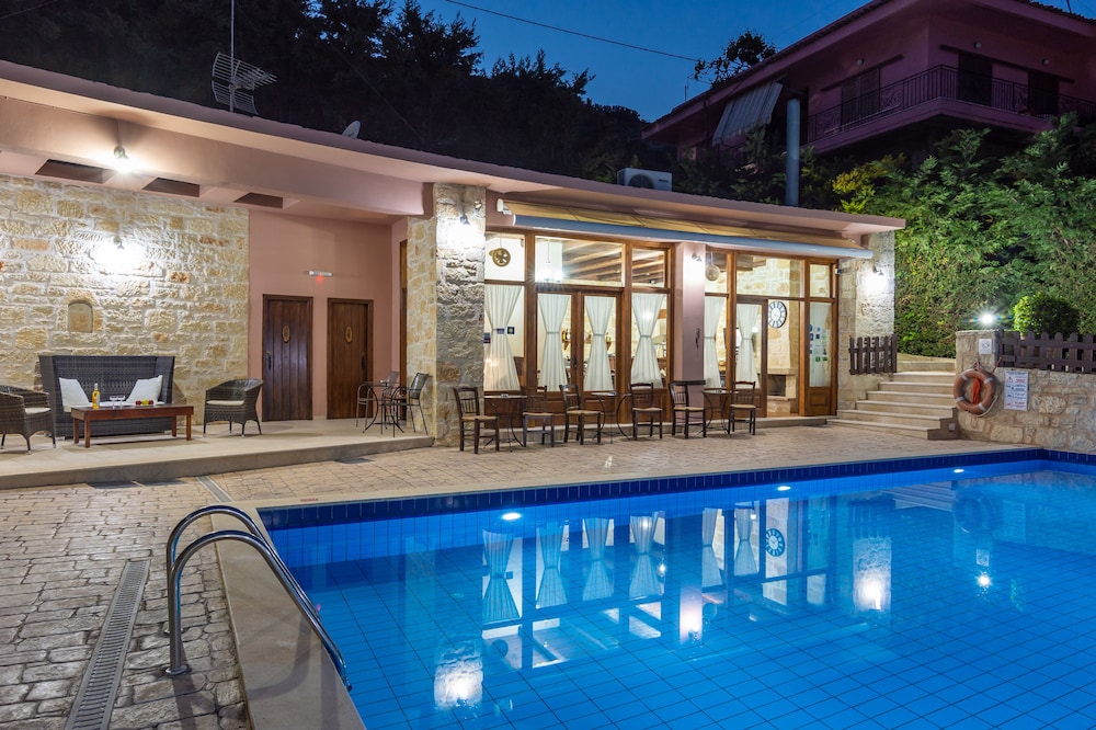 Petronikolis Traditional House — 4-Star Luxury Hotel in Kalloni, Greece