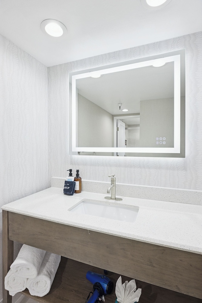 456 Embarcadero Inn & Suites - photo 50