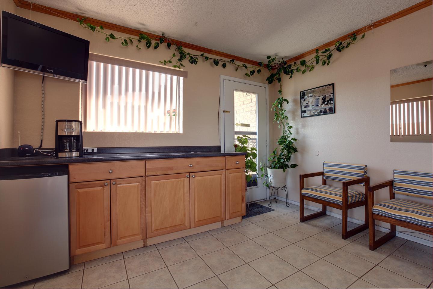 Americas Best Value Inn Comanche - photo 13