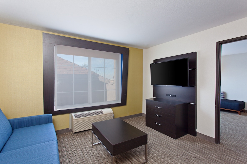 Holiday Inn Express Hotel & Suites Oakland Airport by IHG - photo 8