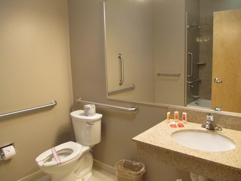 Red Carpet Inn And Suites Monmouth Jtc - photo 29